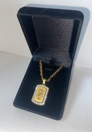 Cadena con colgante chapado en oro