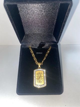 Cadena con colgante chapado en oro