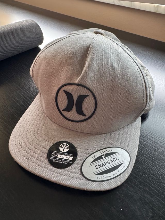 Gorra Hurley Gris - Snapback