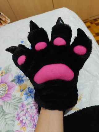 Bufanda Guantes Garras Gato. Negra Rosa.A estrenar