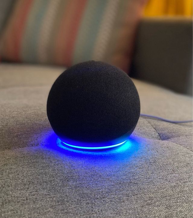 Altavoz inteligente Amazon Echo Dot (negro)
