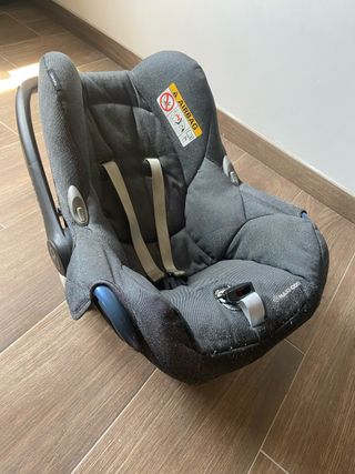 Maxi-Cosi Cabriofix + Adaptadores Bugaboo