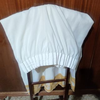 Cortina cocina - blanca y amarilla.