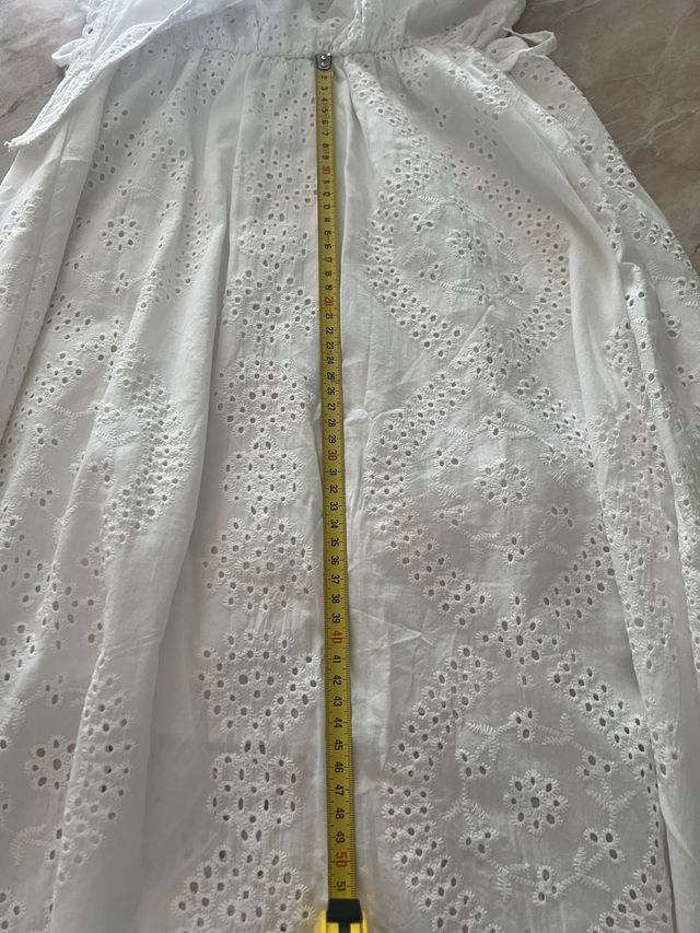 Abito bianco ricamato