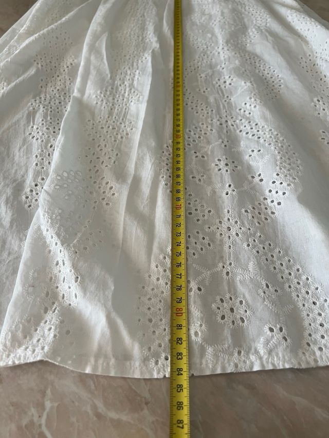 Abito bianco ricamato