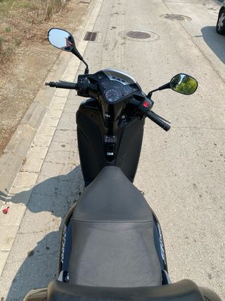 Honda SH300i 2015 - Scooter