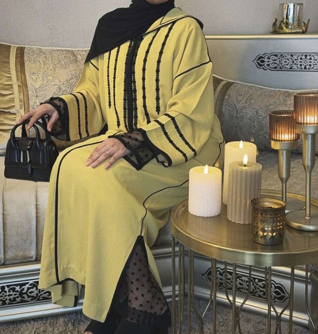 Jelaba marroquí amarilla y negra