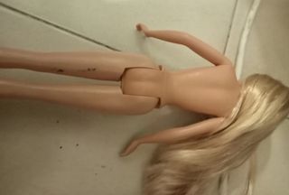 Muñeca Barbie pequeña