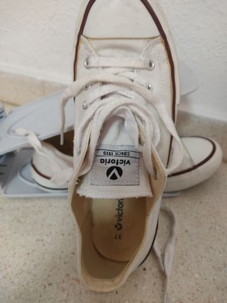 ZAPATILLAS NEGRAS / BLANCAS CONVERSE / VICTORIA 
