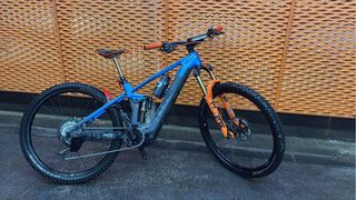 Bicicleta eléctrica Cube ebike