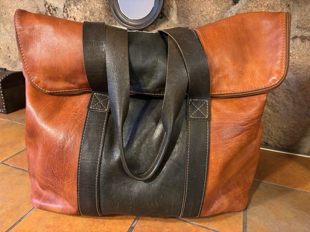 Mala de viagem em couro castanho-preto