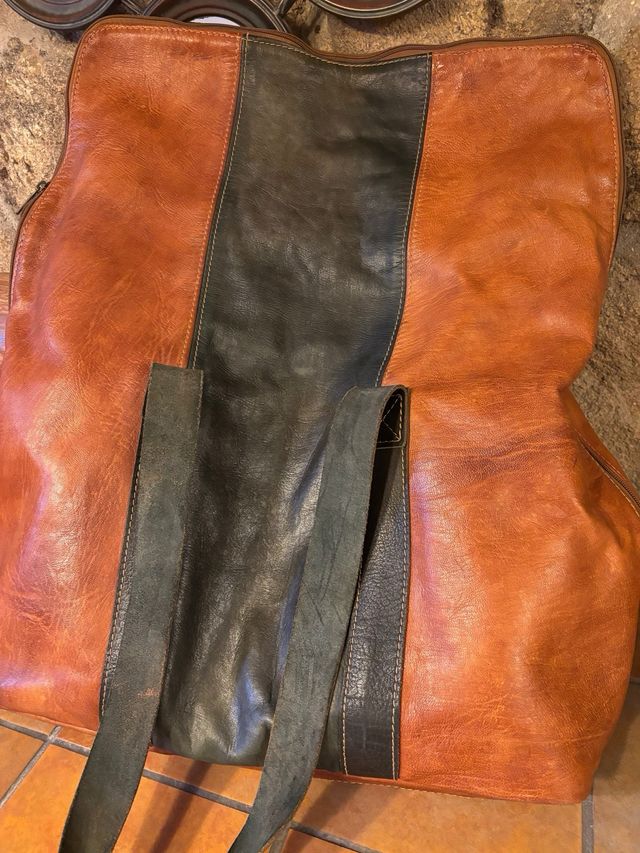 Mala de viagem em couro castanho-preto