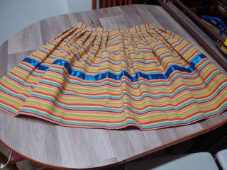 Falda multicolor baile regional