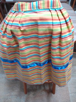 Falda multicolor baile regional