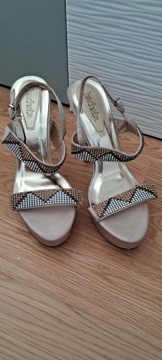 Scarpe n 38/39 molto usate