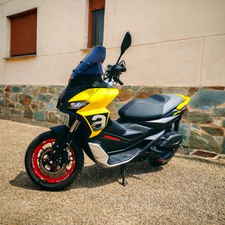 Aprilia SR GT 125 Sport
