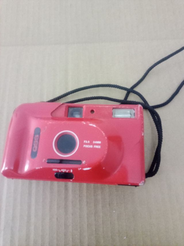 Cámara CSS roja - F3.5 34mm