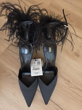 Zapatos tacón pluma negra zara