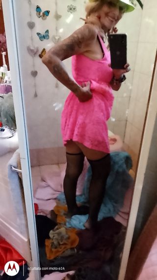 Abitino estivo fluorescente rosa,tg M
Buono stato