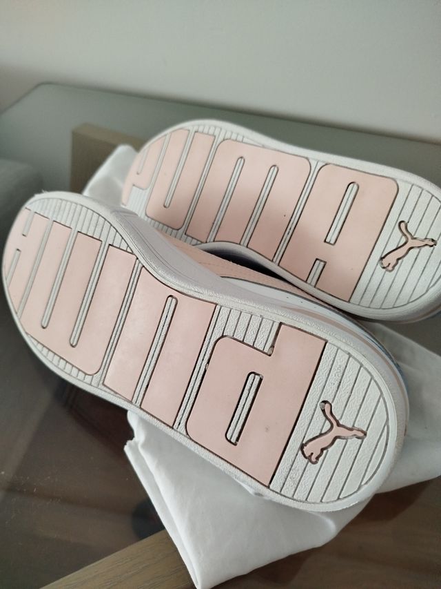 Zapatillas Puma blancas y azules