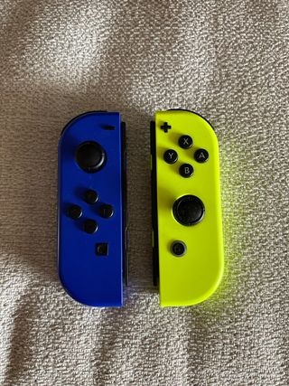 Mandos Nintendo Switch - Azul y Amarillo