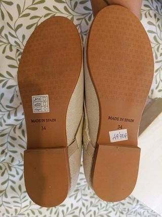 Merceditas niña charol beige-blanco talla 34
