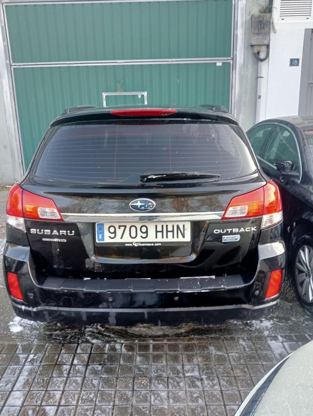 Subaru Outback 2011 averíado.