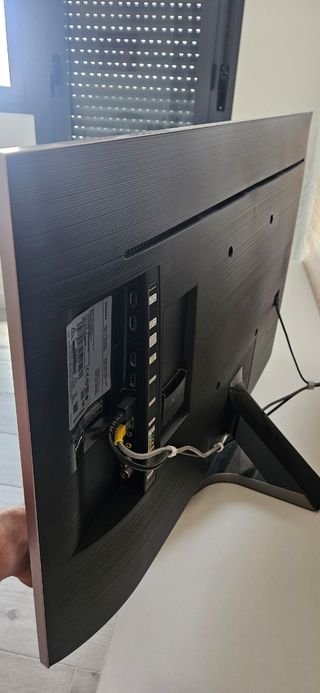 TV SAMSUNG 40" UHD Smart TV