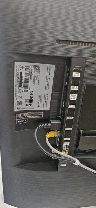 TV SAMSUNG 40" UHD Smart TV