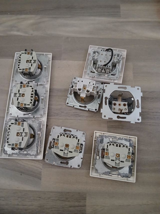 Enchufes e interruptores Schneider