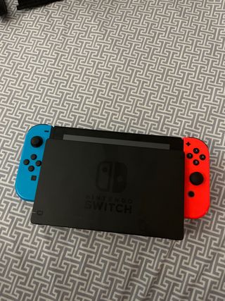 Nintendo Switch - Azul y Rojo