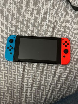 Nintendo Switch - Azul y Rojo