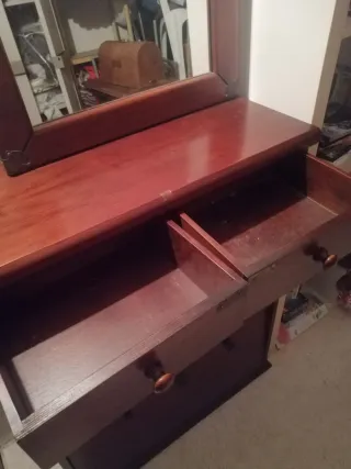 Zapatero madera marrón con espejo