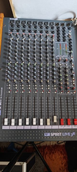 Mesa mezclas Soundcraft Spirit Live 32