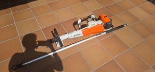 Vareador Stihl SP451 con pértiga
