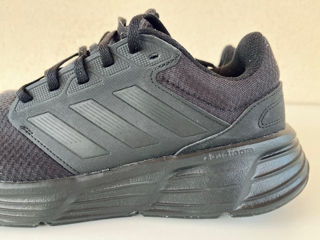Deportivas Adidas negras talla 44