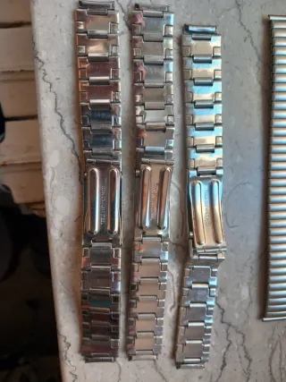 Orologi vintage + braccialetti
Prezzo affare