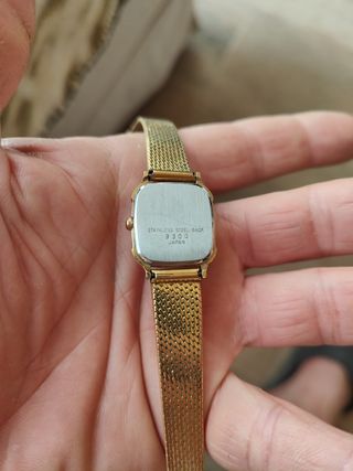 Reloj Lotus mujer 
bañado en oro de 18 quilates 