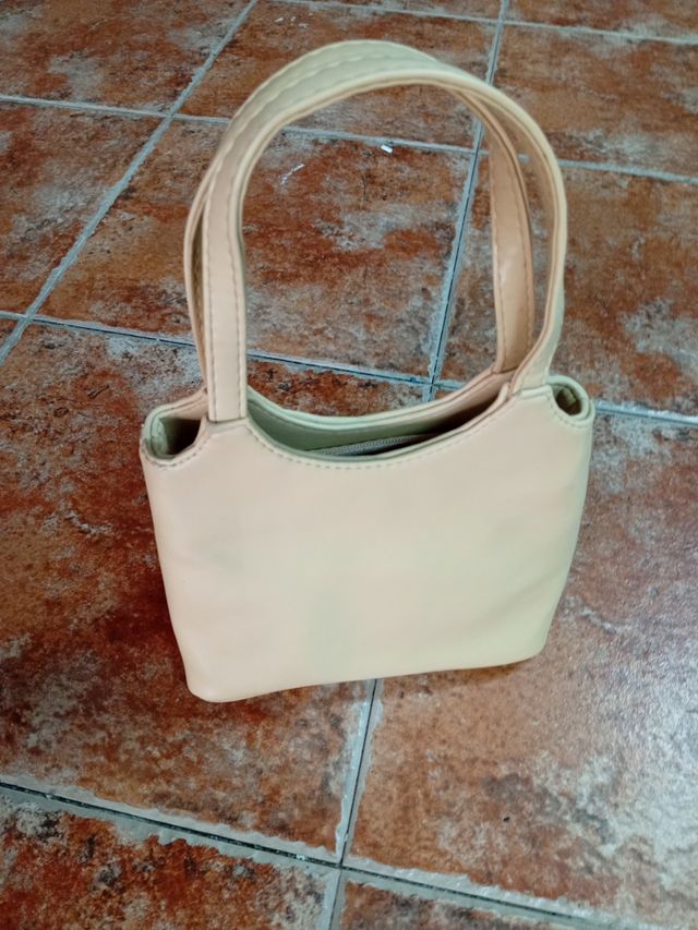 Bolso beige pequeño polipiel