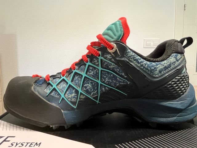 Salewa - Zapatillas montaña chica talla 35