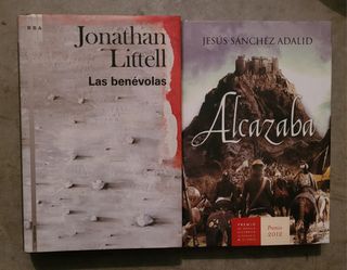 2 novelas históricas. 