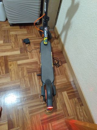 Patinete Xiaomi: ¡Como nuevo! Venta en persona.