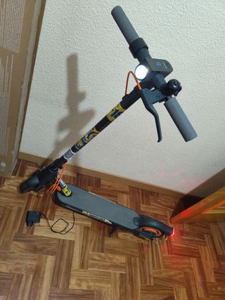 Patinete Xiaomi: ¡Como nuevo! Venta en persona.