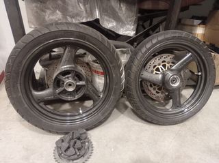 Suzuki GS 500E - Despiece