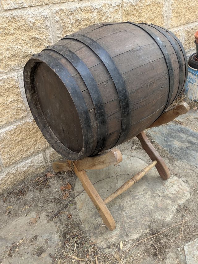 Barril madera antiguo decorativo