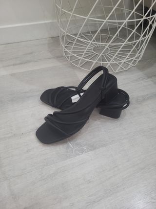 Sandalias negras tacón bajo talla 39