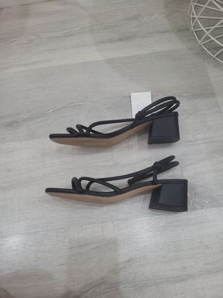 Sandalias negras tacón bajo talla 39