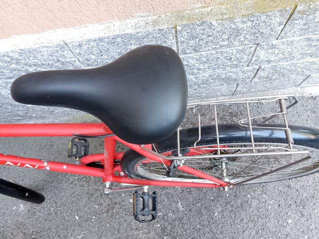 Bicicletta Ganna rossa.