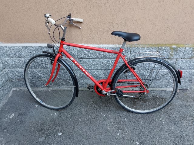 Bicicletta Ganna rossa.