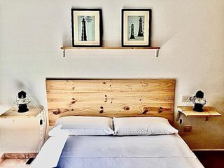 Cabecero + mesitas noche pino